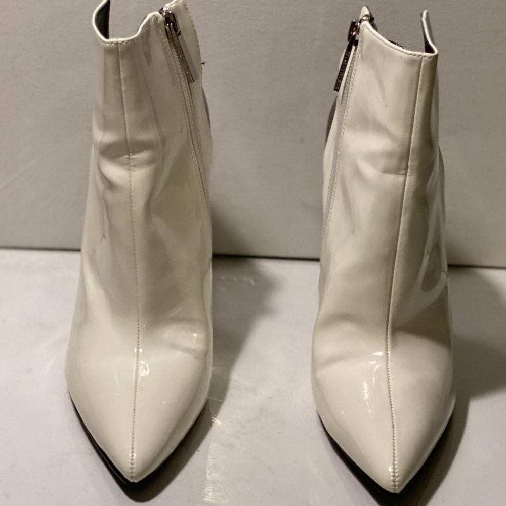 Kendall & Kylie Ariana Patent Ankle Bootie - Picture 4 of 4